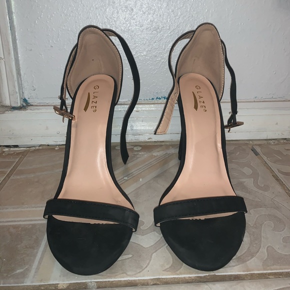 Black strappy heels - Picture 1 of 2